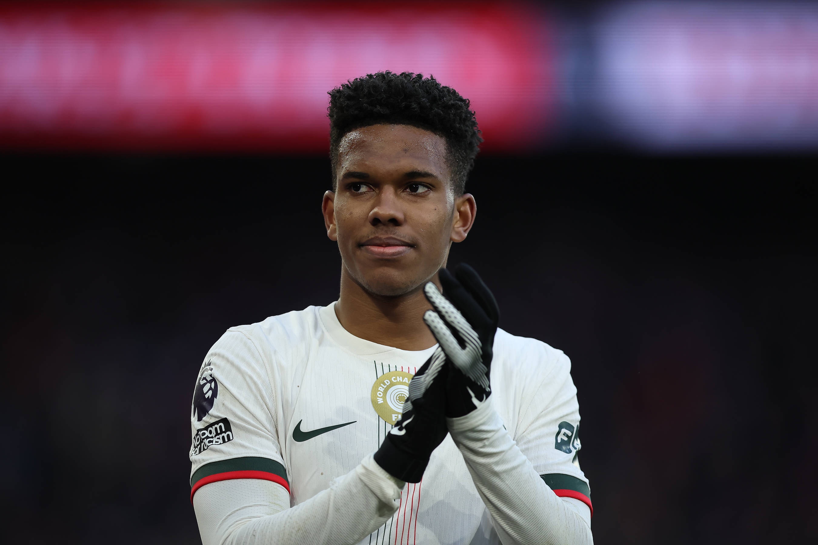 开云体育官网-埃斯特旺：去蓝军是因为出场机会更多；看看未来我能否比肩内马尔