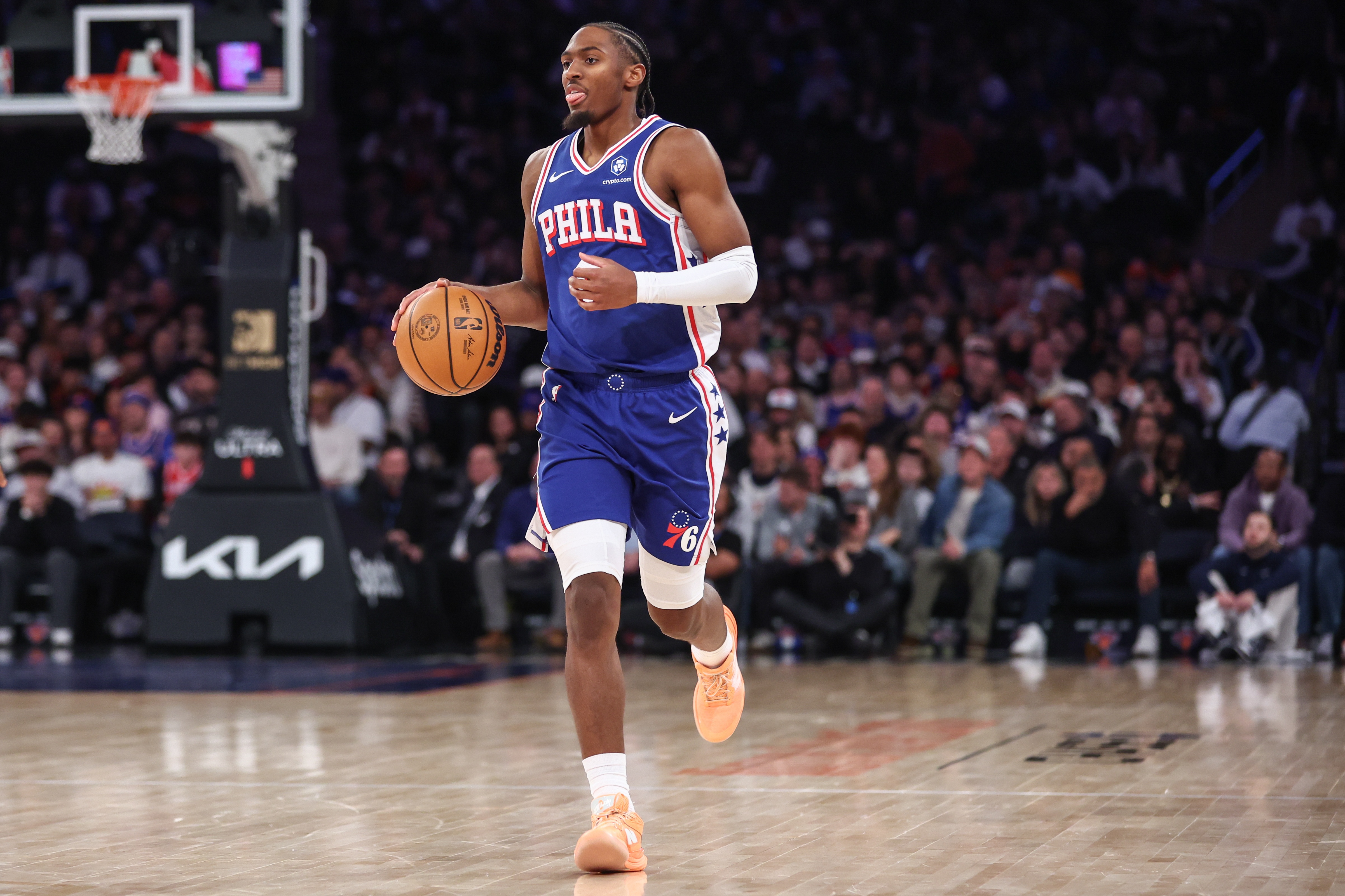 开云体育下载-效率低！马克西25投仅7中拿到20分7助 三分8中2